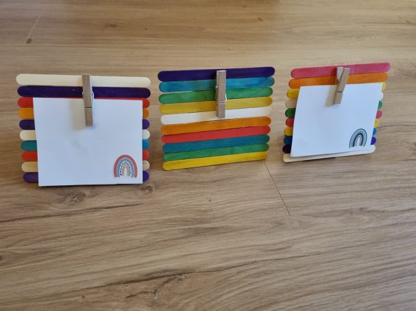 Bunte Namensschildchen
